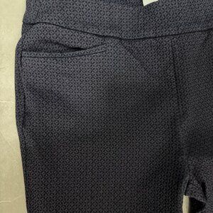 Chico's Bridgette Ankle Pant - Blue/Navy pattern, Size 0.5R (US 6)